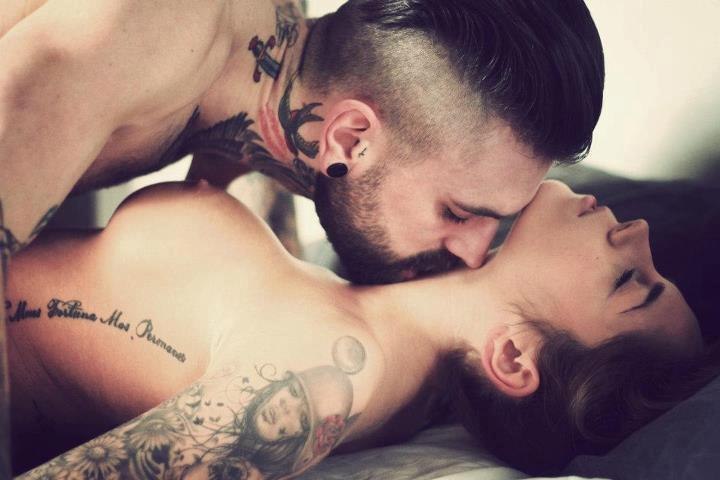 Tattooed Couple Having Sex PORNO XXX