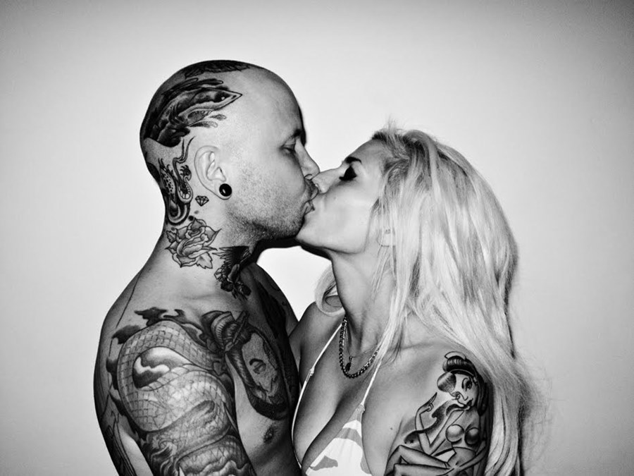 Красивая пара в татуировках
