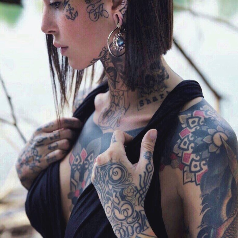 Дамы с татуировками